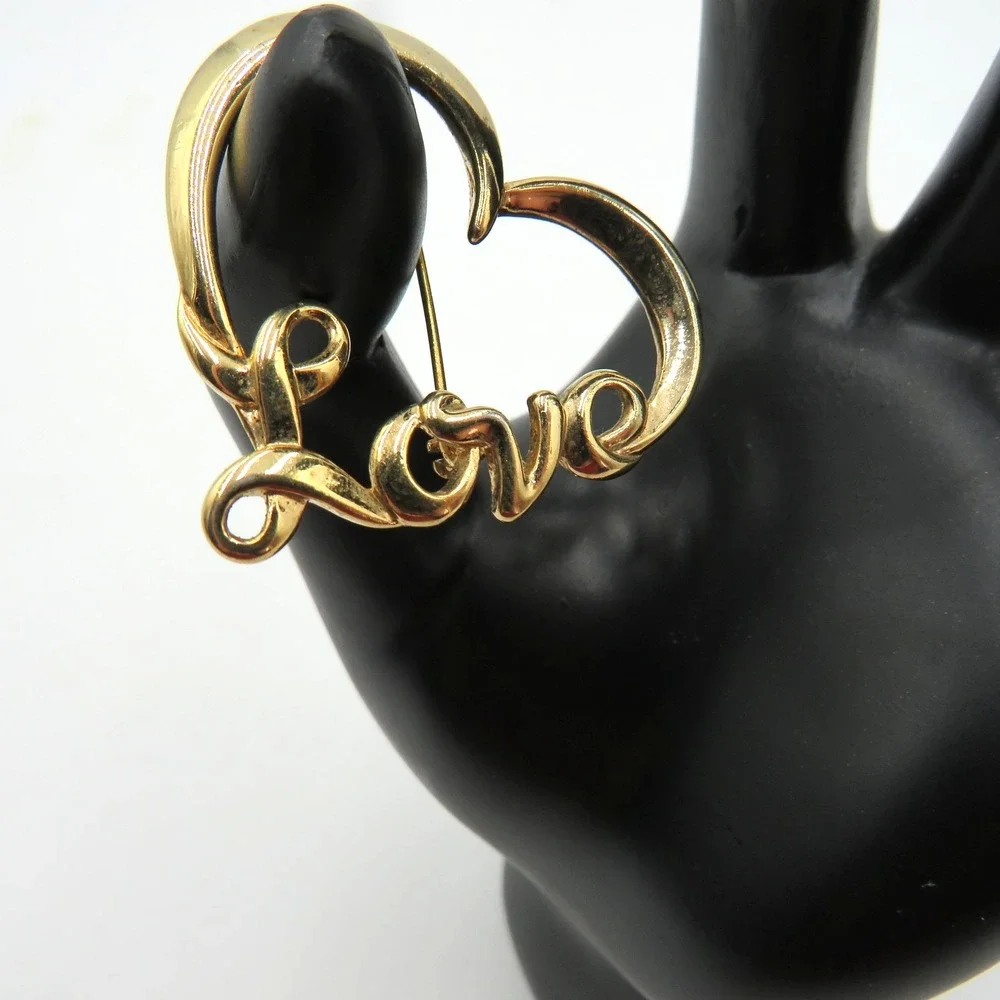 Heart Love Brooch Pin Gold Tone Script Open Heart Cursive Romantic Gift Costume‎